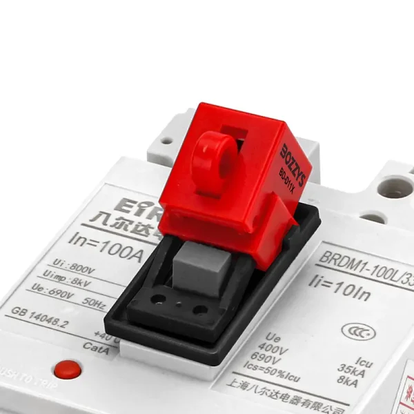 Single-pole circuit breaker lockout